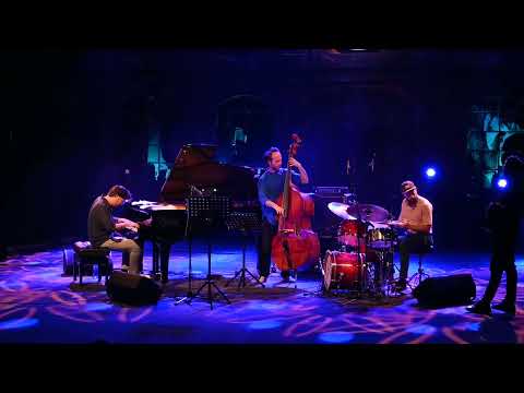 Alessandro Lanzoni Trio feat. Francesco Cafiso    03.11.2023
