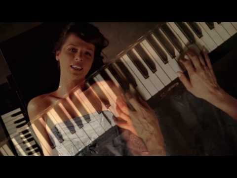 Laura Jansen - Single Girls (official video)