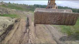 preview picture of video 'liebherr 902 from cab view-walking excavator by the meadow'