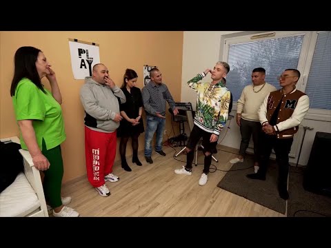 Ostrá hádka na koncerte Gipsy Čáve (BEZ SERVÍTKY)