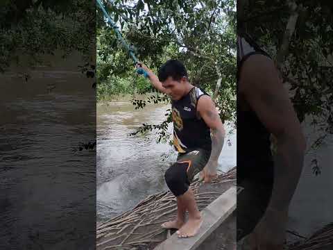 nadando en el rio mariacal  unicado en la joya de los sachas