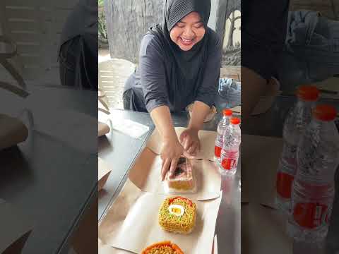 Kira kira mie siapa yang paling bagus ? #mie #miegoreng #ngakak #fypシ #youtubeshorts