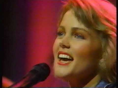 Belinda Carlisle - Mad About You (Live)
