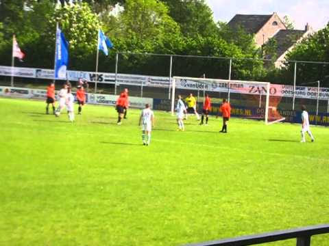 Bert den Hamer schiet Kloetinge naar 3-2 tegen Smitshoek