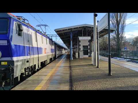 EP09-031i IC Heweliusz w Sopocie z nowym wagonem restauracyjnym #pkpintercity #heweliusz #sopot