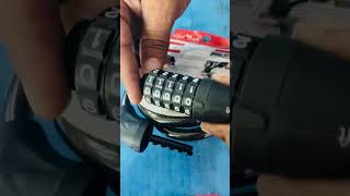 APNE LOCK KA PASSWORD KAISE Change karain 👍     #bicycle #lock #password #change #karain 👍￼