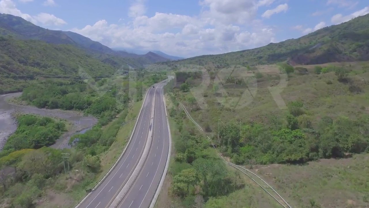 Oleoducto Junto a la Via