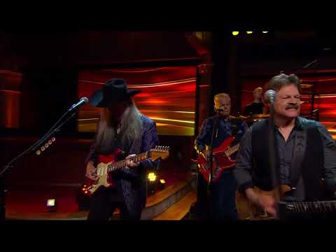 The Doobie Brothers - Long Train Runnin' (Live from The Late Show)