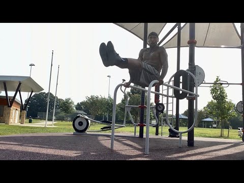 A quick 10-second L-Sit hold