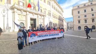 Live - Flashmob di Fratelli D'Italia contro manovra. Maggioranza frantumata, Finanziaria sgangherata