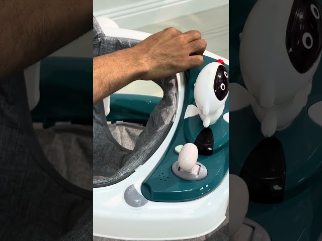 مشاية أطفال متعددة الوظائف على شكل روبوت