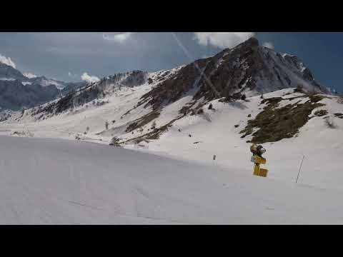 Skiing 2022 in Italy, Tonale, piste red 35 and piste blue 34