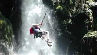 preview picture of video 'Canyoning Costa Rica www.guachipelin.com'