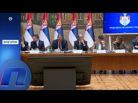 Dva sata na 13 televizija prenosila se vanredna sednica Vlade koja nije donela nijednu vest