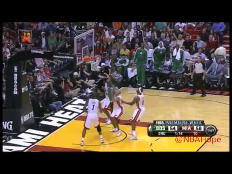 Rajon Rondo  behind the back pass fake