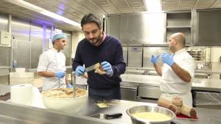 preview picture of video 'Wooden Bakery's, Bûche de Noël for the 2013 Christmas Season'