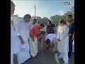 Rahul Gandhi Helps Little Girl Wear Sandal During Bharat Jodo Yatra Viralvideo Viral