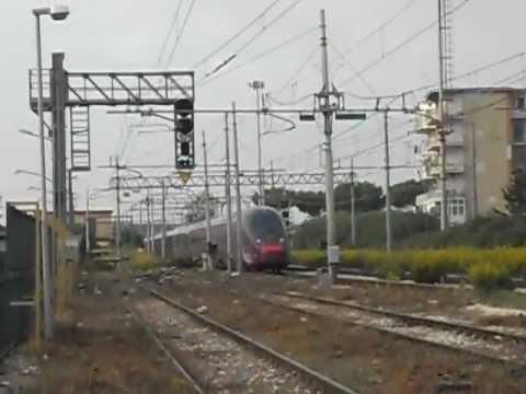 VideoFerroviari in Campania - Stazione di Acerra invio Italo Nola Int.-Napoli C.le