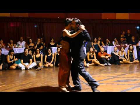  Adelma Rago  and  Peppe di Gennaro  are  dancing  to  the  milonga  "  La rumbita candombé  "  by  Francisco Canaro  at  Winter Tango Napoli  in  2015