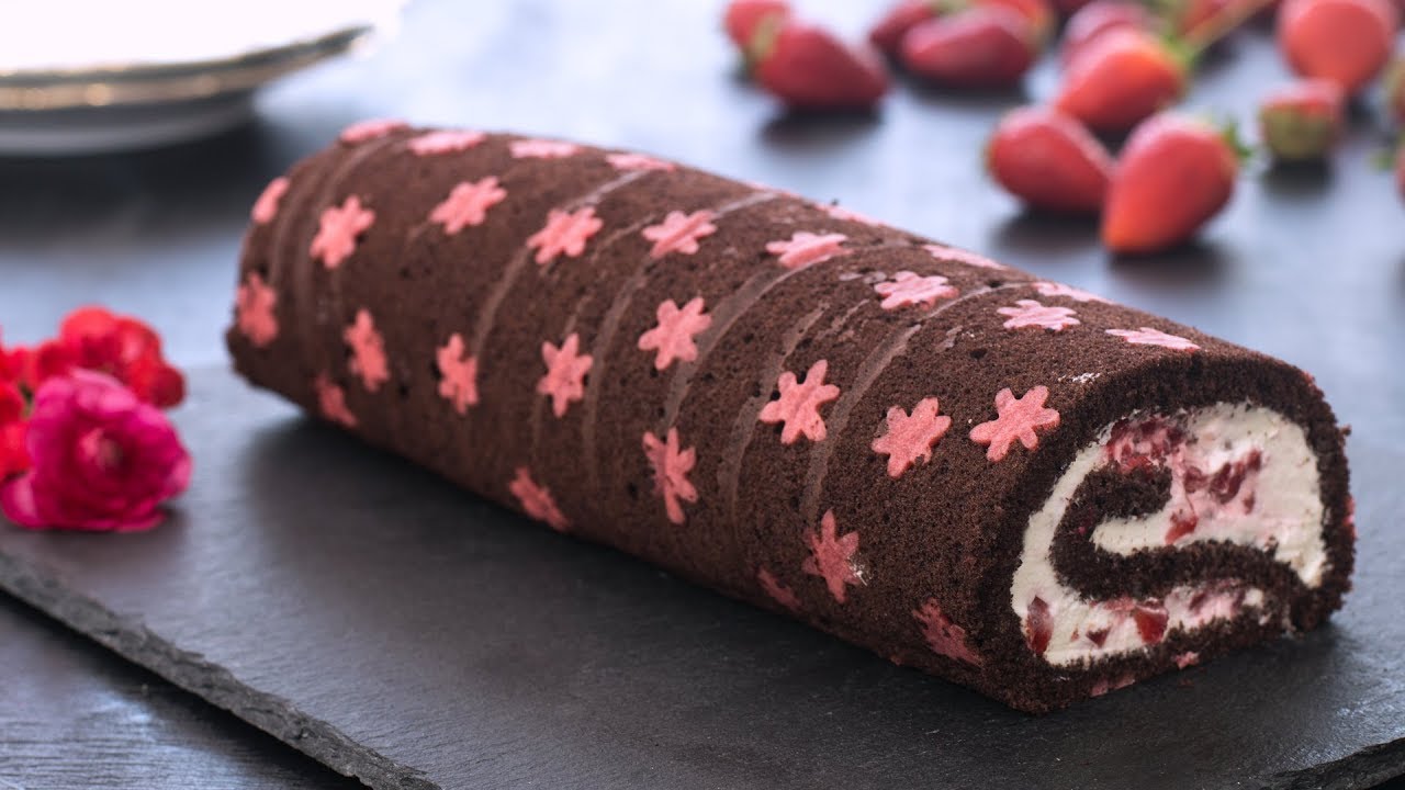 Chocolate Strawberry Swiss Roll - Flower Decorated Chocolate Strawberry Swiss Roll
