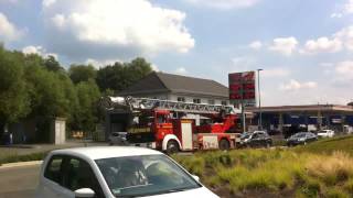 preview picture of video 'Einsatzfahrt DLK 1/30 und ELW 1/11 Feuerwehr Büdingen'