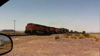 preview picture of video 'BNSF Stack Train Roars through Amboy, CA'