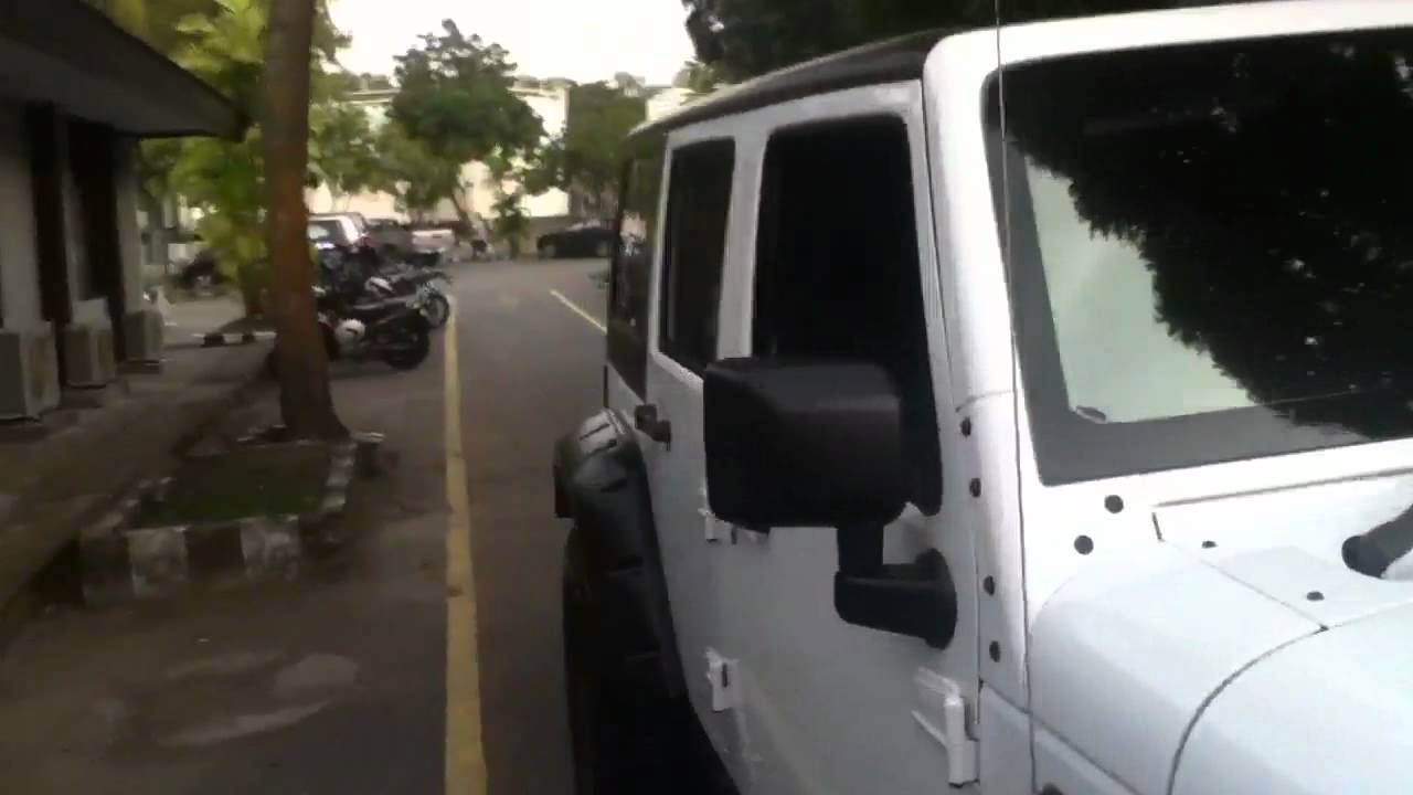 2011 Jeep Wrangler Rubicon Unlimited Start Up & In Depth Review
