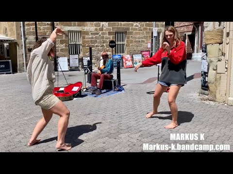 Busker gets them dancing in Hobart! - ‘Sixteen Tons’