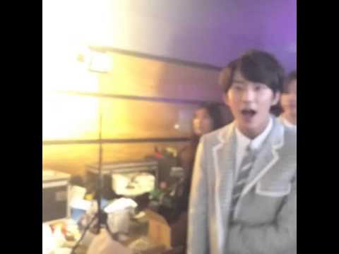 141221 SBS가요대전 B1A4 그렇게 가까이 오시면..!