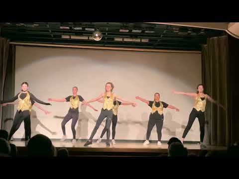 Aufführung von just dance! 02.04.2022