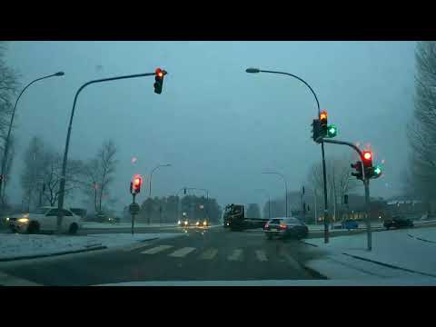 cauciucuri de vară iarna pe zăpadă la drum