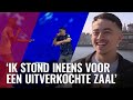 Britse rapper Dave haalt fan op podium bij uitverkochte show