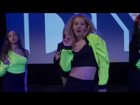 DIY – gugudan - Not That Type - cover at Aniplay 2019