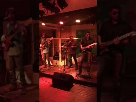 Jamming with the Medium Rare boys