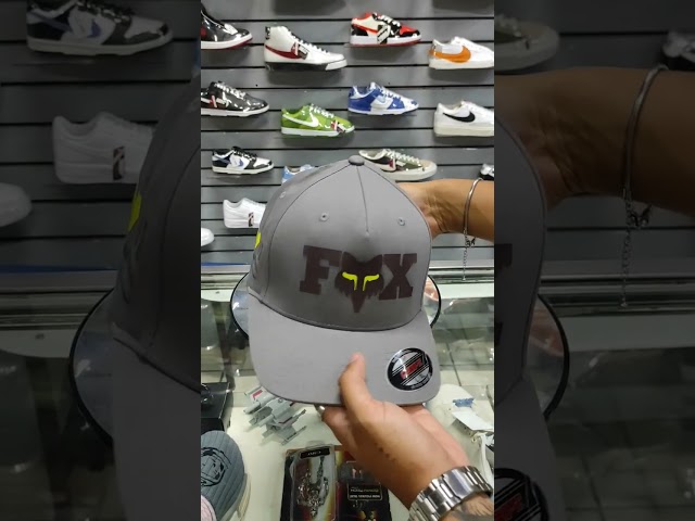 Vídeo relacionado con Flexfit Athletic - Gorra ajustada para hombre - Gris - S/M
