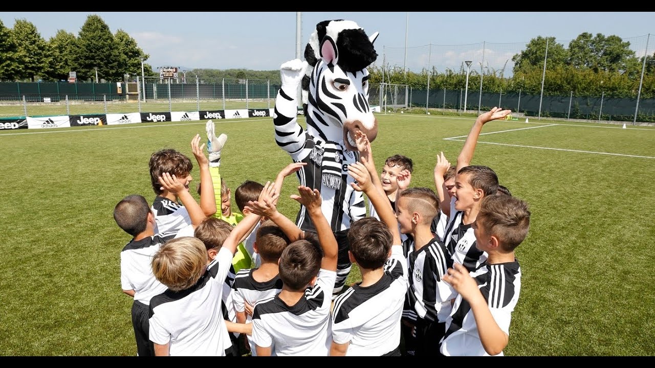 Jay lights up Juventus Camp - Che divertimento allo Juventus Camp di Vinovo, con Jay!
