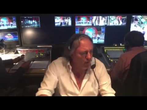 Ciao Darwin - Il regista Roberto Cenci stacca le camere a memoria, DI SPALLE!