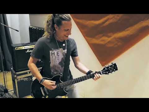 Cielo Razzo - Morella ( Los Piojos )