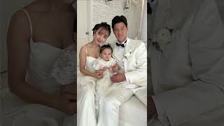 家族3人の結婚ショットに賛否両論。