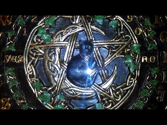 Vídeo relacionado con Gato Negro Ritual Magia Pentagrama Gótico Oculto Camiseta