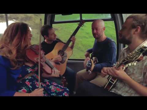 Yonder Mountain String Band - "Dancing In The Moonligh" - Gondola Jams