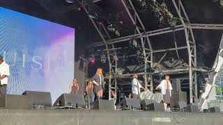 Louise - Stuck in the Middle With You (Mighty Hoopla - 2 June 2024)