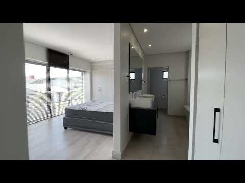 R3 700 000 | 3 Bedroom House For Sale in Midstream Estate