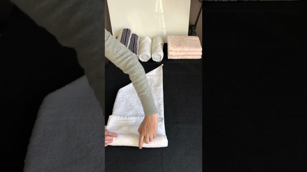 Comment plier les serviettes de toilette. Tuto pliage en rouleaux et pliage hôtel.