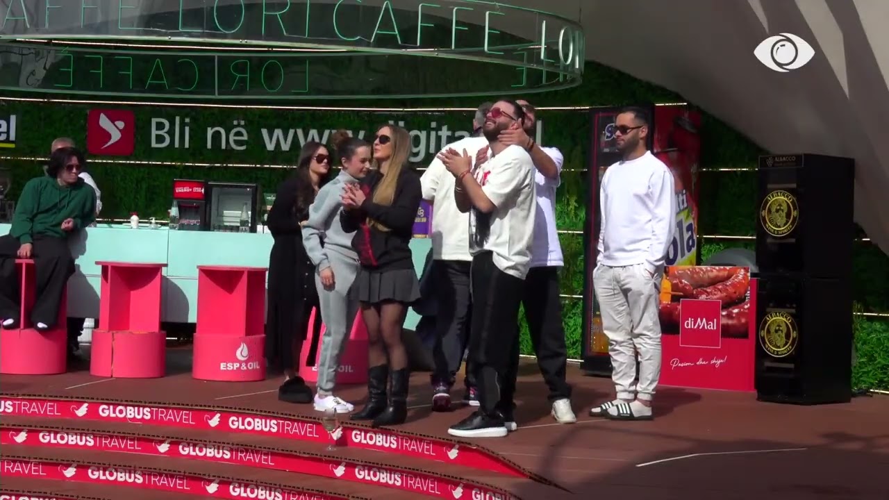 Surprizë nga ajri për Markon, banori emocionohet