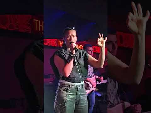 Isabel Aairún - A gastar la calle (en concierto)