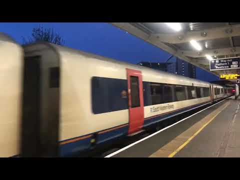 Class 444 passes Feltham, London Waterloo - Poole