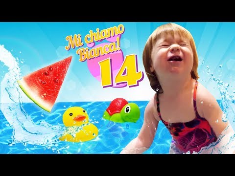 Canzoni in italiano. Canta con me. Video e giochi con i giocattoli in piscina