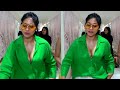 Button Kholke दिखाया Jaa Raha है Yaha Tanishaa Mukerji Purposely Flaunts Her Huge Cl