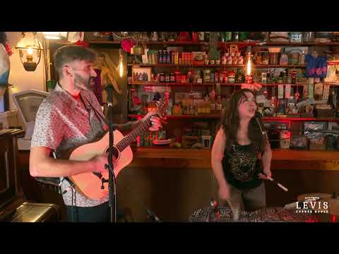 Alive In The Cracks - Laetitia & The Lamp Posts - Levis Corner House